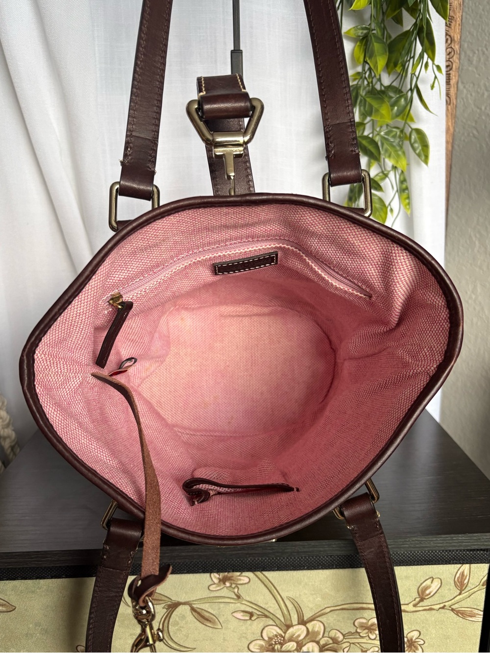 Vintage Dooney & Bourke Monogram Canvas Bucket Tote Bag Tan Brown 1975 Plate - Picture 9 of 12
